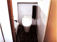 【トイレ】大理石調のトイレで上質空間を演出